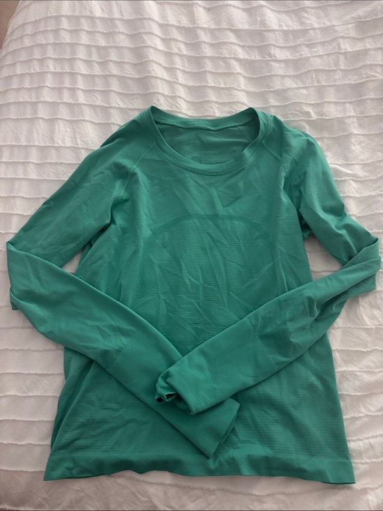 lululemon athletica Tops - lululemon athletica Women’s swiftly tech long sleeve